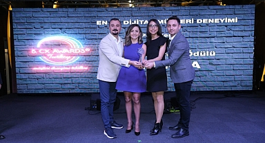 Teknosa, Türkiye Müşteri Deneyimi Ödülleri’nde üç ödül birden kazandı 