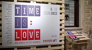 “Time İs Love; Bir Dünya Gezisi Sahnesi”