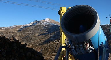 Uludağ'da suni kar devri başladı