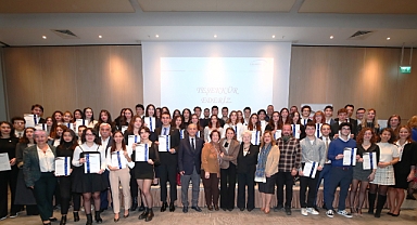 Uluslararası Gençlik Ödül Programı’na Türkiye’den katılan 450 genç törenle sertifikalarını aldı