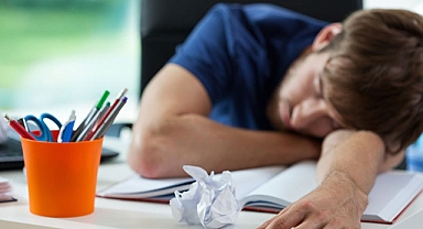 Yatağınızla aşk yaşatan hastalık: Hipersomnia  