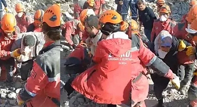 10. Günde Bir Mucize Daha: 222 Saat Sonra Enkazdan Sağ Çıkarıldı