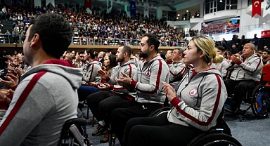 2 BİN 500 İBB SK SPORCUSU VE AİLELERİYLE BULUŞTU