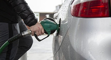 Benzin ve motorine zam yapıldı