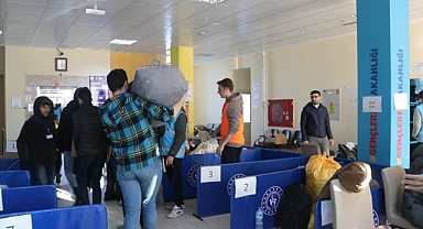 Burdur'a getirilen 1061 depremzede GSB yurtlarına yerleştirildi