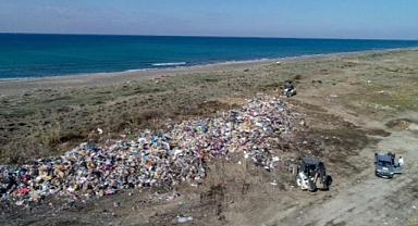 Deprem Bölgesinden Getirilen Çöp ve Molozlar Kuş Cenneti'ne Atıldı