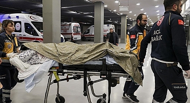 Deprem bölgesinden İstanbul'a getirilen yaralıların tedavisi sürüyor