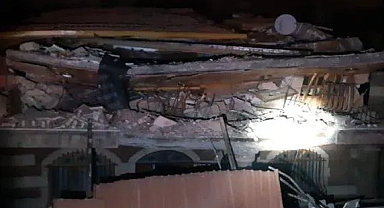 Deprem sonrası boşaltılmıştı: Gece yarısı yıkıldı