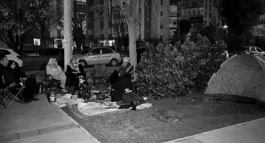 Deprem Sonrası İzmirliler Çadır ve Araçlarda Sabahladı