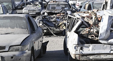Depremde hasar gören araçlar kaldırılıyor