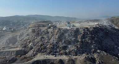 Depremde Yıkılan Binaların Toplandığı Enkaz Alanı 