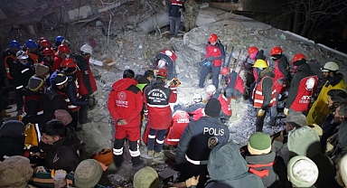 Depremden etkilenen 10 il için OHAL TBMM kararı Resmi Gazete'de yayımlandı