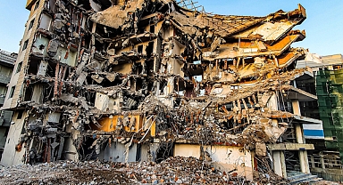 Depremden etkilenenler evleri için hak sahipliği başvurusunda bulunabiliyor