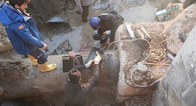 Depremlerden Etkilenen Bölgelerin İçme Suyu Altyapısı Onarılıyor