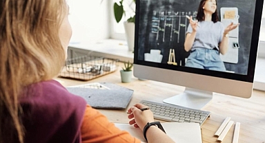 Depremzede Öğrencilere Çevrim İçi Eğitim Desteği