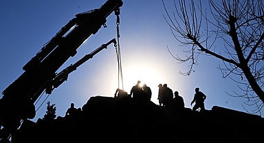 Dünya Çapında Ünlü İsimler Türkiye ve Suriye'ye Yardım Çağrısında Bulundu