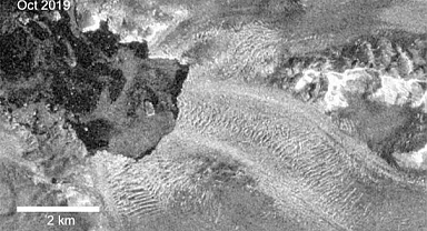 Eriyen buzulların görüntüsü kaydedildi