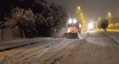 Gaziantep, karla mücadeleyi sürdürüyor