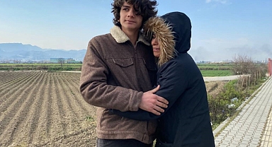 Hatay'da evi yıkılmadan önce çıkmayı başaran Hasan Parlakgün: Evlerimizi, işlerimizi tekrar kurmaya çalışacağız