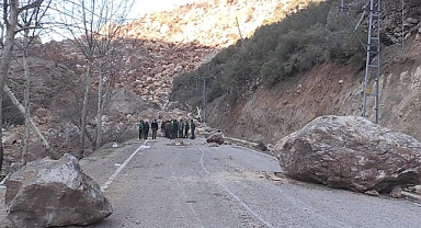 İslahiye'de Depremin Ardından Heyelanla Kapanan Yolda İnceleme Sürüyor