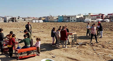 İstanbul'daki belediyelerin deprem bölgesine yardımları sürüyor