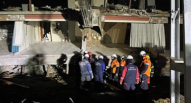 İzmir Büyükşehir Belediyesi ekipleri Hatay'da arama kurtarma çalışmalarına devam ediyor