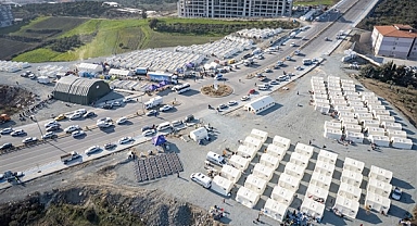 İzmir Büyükşehir Belediyesi Yaşam Alanı depremzedelerin hizmetinde