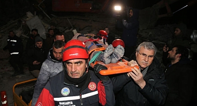 Kahramanmaraş'ta 73'üncü Saatte Enkaz Altından Mucize 3 Kurtuluş!