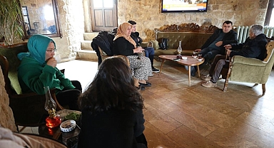 Kapadokya'daki turistik işletmeler depremzedeleri misafir ediyor