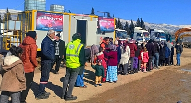 Keçiören Belediyesi Kahramanmaraş'ta 3 Öğün Yemek Dağıtıyor