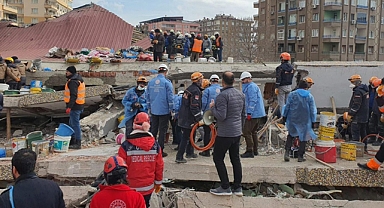 MEB'in 4 Bini Aşkın Öğretmeni, Deprem Bölgesinde Arama Kurtarmada Görev Alıyor