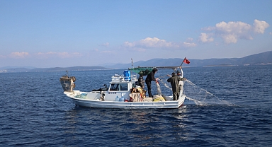 MUĞLA BALIKÇILARI BU KEZ AFETZEDELER İÇİN AĞ ATTI