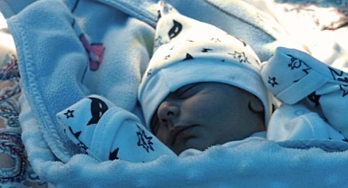 Necla, enkazdan sağ çıkabileceğini sanmıyordu ama bebeği umut verdi