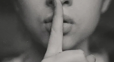 Neden Yalan Söylemeden Yaşayamıyoruz?