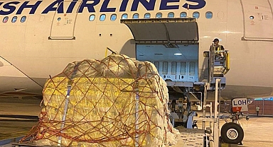 Nijerya'da Depremzedeler İçin Toplanan Yardımlar Afet Bölgesine Gönderilmeye Başlandı