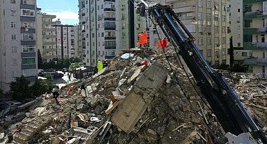 Samandağ’da bir kadın 114’üncü saatte enkazdan kurtarıldı