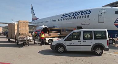 SunExpress, 89 özel uçuşla deprem bölgesinden 6000 kişiyi tahliye etti