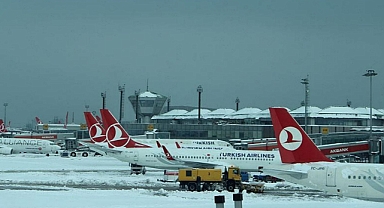 THY, kötü hava koşulları nedeniyle İstanbul'da 238 seferini iptal etti