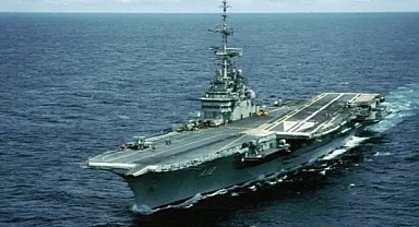 Türkiye'ye girmesi yasaklanan asbestli uçak gemisi okyanusta batırıldı