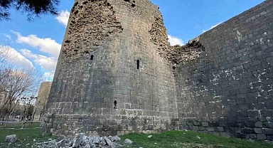 UNESCO Dünya Kültür Mirası Listesi’ndeydi: Depremde Tarihi Diyarbakır Surları da Hasar Aldı