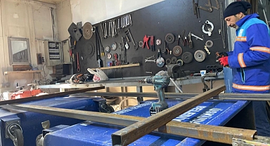 ÜSKÜDAR BELEDİYESİ DEPREM BÖLGESİ İÇİN SEYYAR TUVALET VE LAVABO ÜRETMEYE BAŞLADI