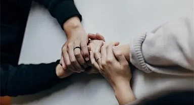 Yakınını Kaybeden Birine Nasıl Destek Olabiliriz?