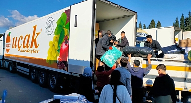 Yaş meyve sebze sektörü, araçları ile Türkiye’nin yardımlarını deprem bölgesine taşıyor