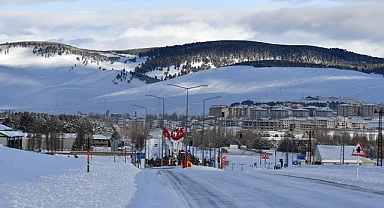 Yoğun Kar Yağışından Dolayı Kars'ta Eğitime Ara Verildi