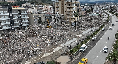 AB, Türkiye'de depremlerden etkilenen bölgelere yardımlarını sürdürecek