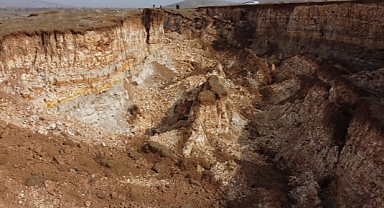 Afşin'de Yarık Oluştu