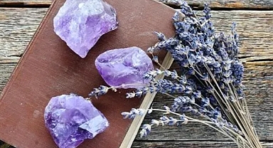 Daha iyi bir uyku için kullanabileceğiniz doğal taşlar ve anlamları