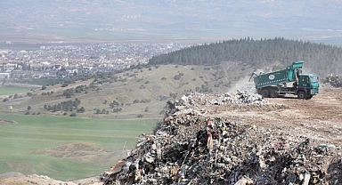 Deprem hafriyatından dönüştürülenler yol ve kaldırım yapımında kullanılacak