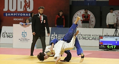 Depremzede judo hakemi, depremde kaybettiği babasının izinden gitmek istiyor