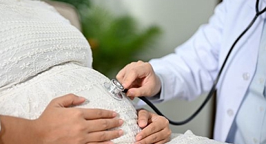 Doktorlar özellikle deprem bölgesinde sağlıklı gebelik için aşıların önemine dikkat çekiyor 